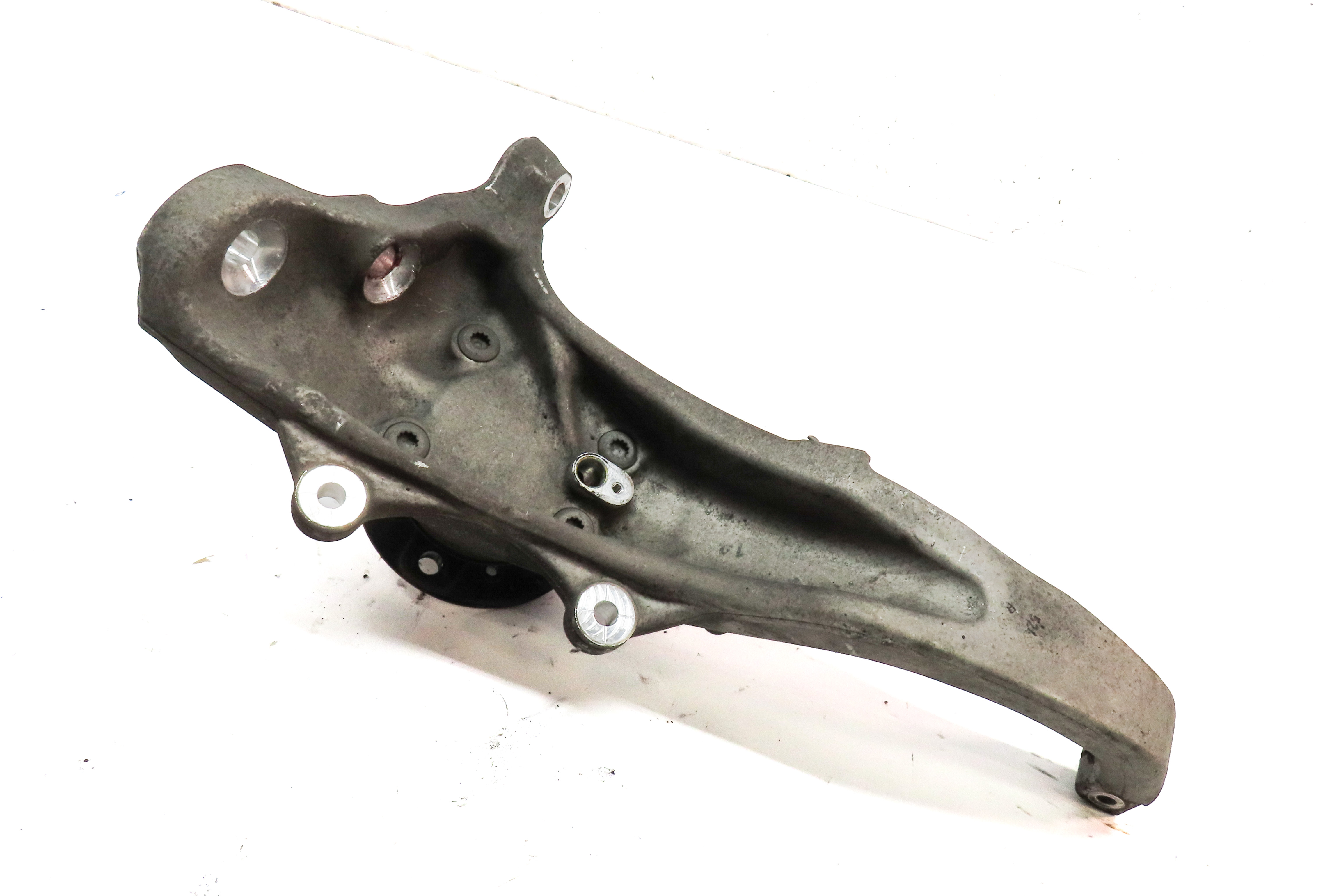 11-19 BMW 5 6 SERIES F06 F10 F12 F13 RWD FRONT RIGHT PASSENGER SPINDLE KNUCKLE — exact item pictured